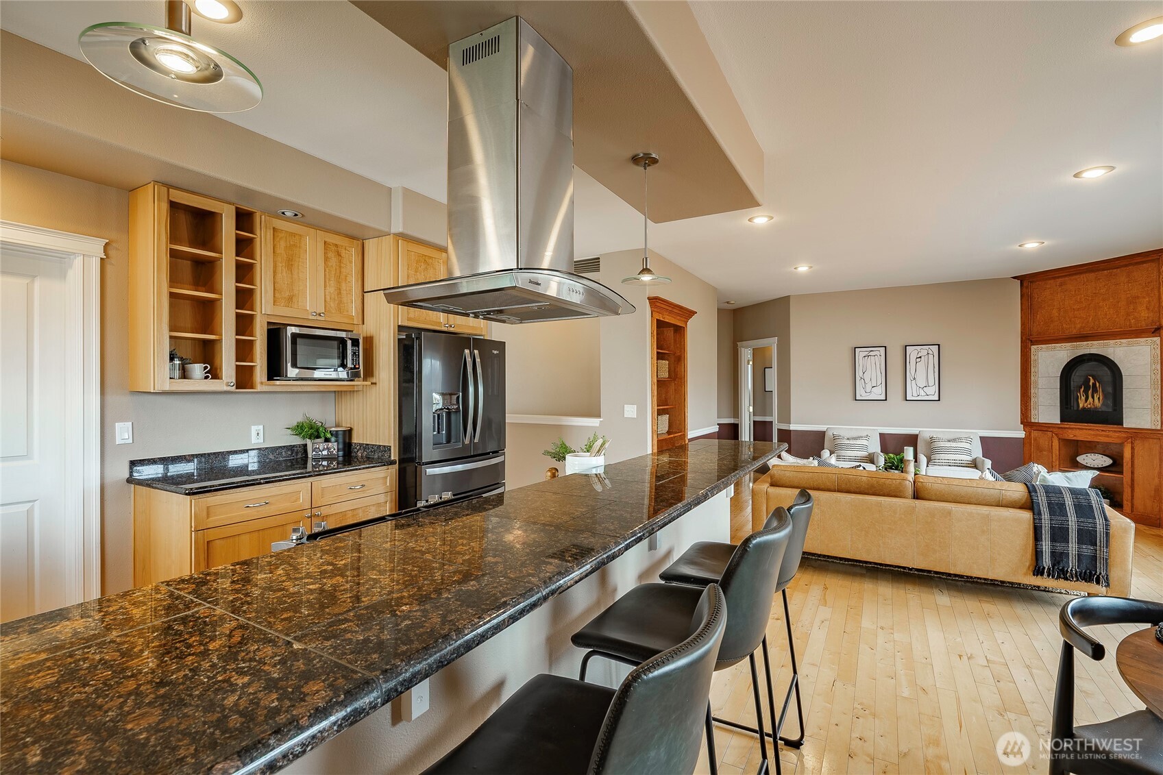 4410 Glasgow Way , Anacortes, WA 98221