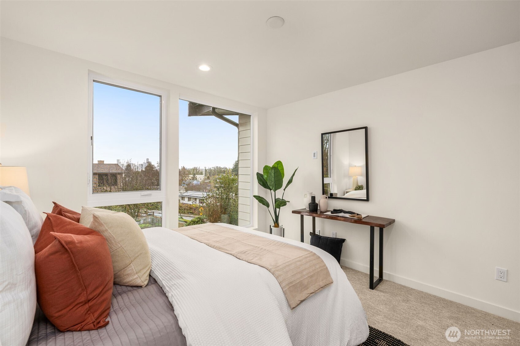 2105 SW Genesee Street SW, Seattle, WA 98106