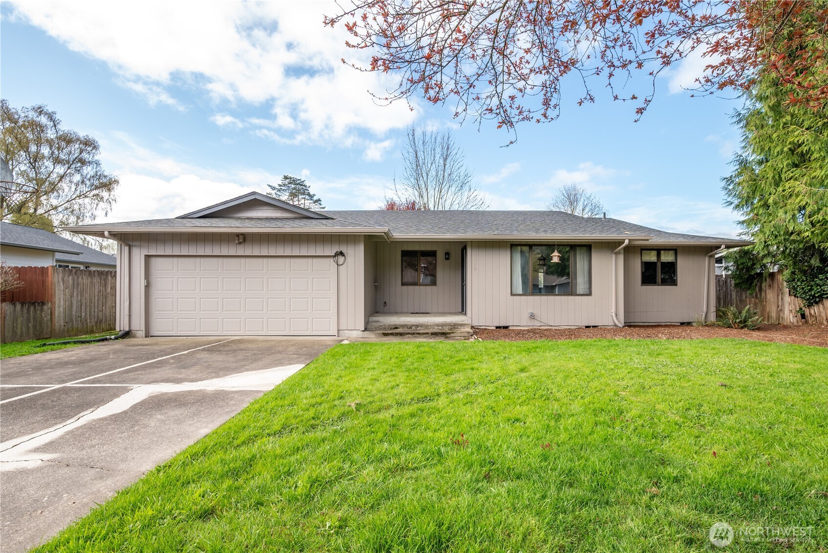 5628 Finch Drive , Longview, WA 98632