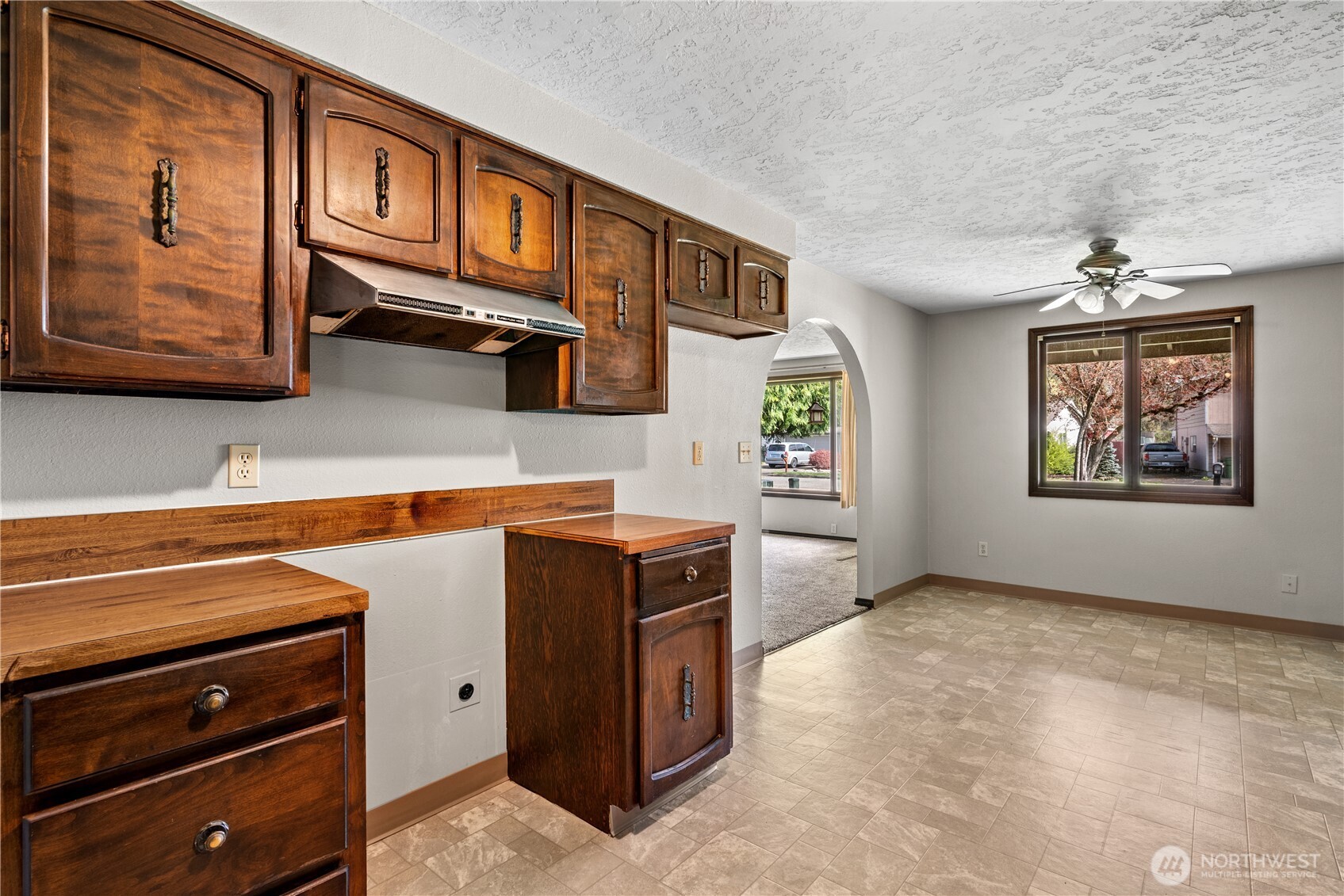 5628 Finch Drive , Longview, WA 98632