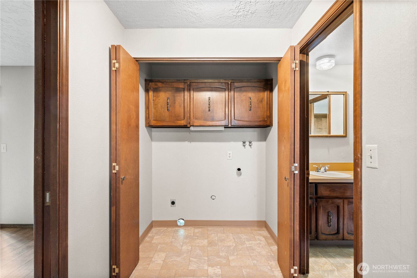 5628 Finch Drive , Longview, WA 98632