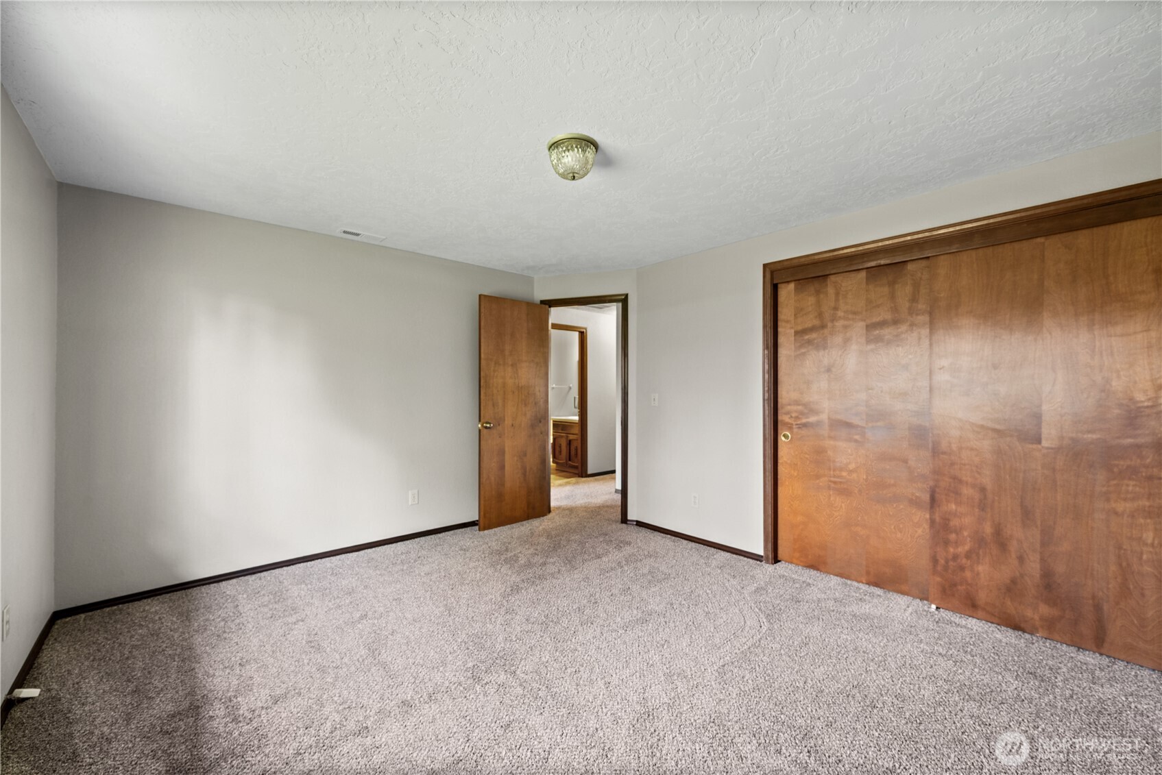 5628 Finch Drive , Longview, WA 98632