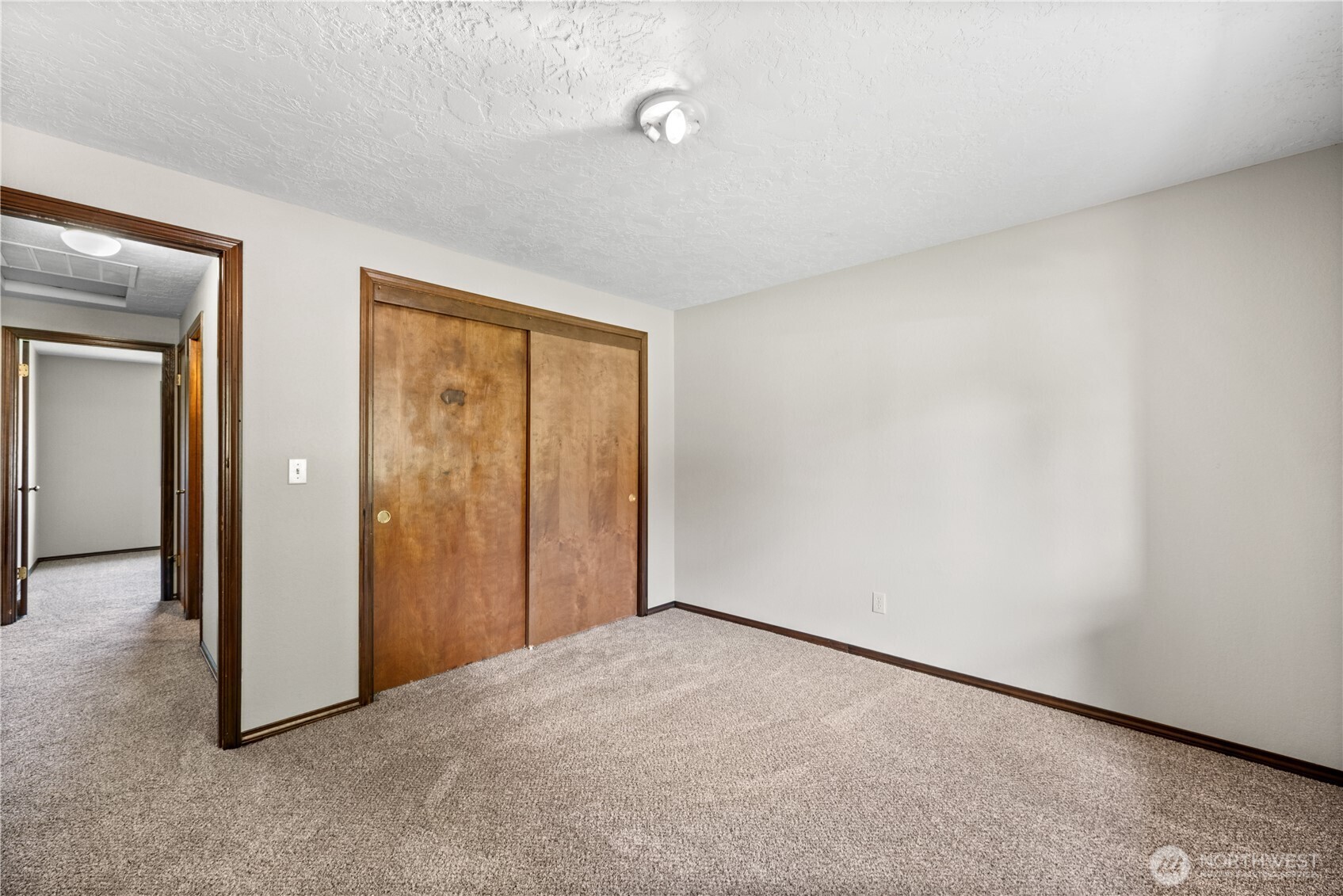 5628 Finch Drive , Longview, WA 98632