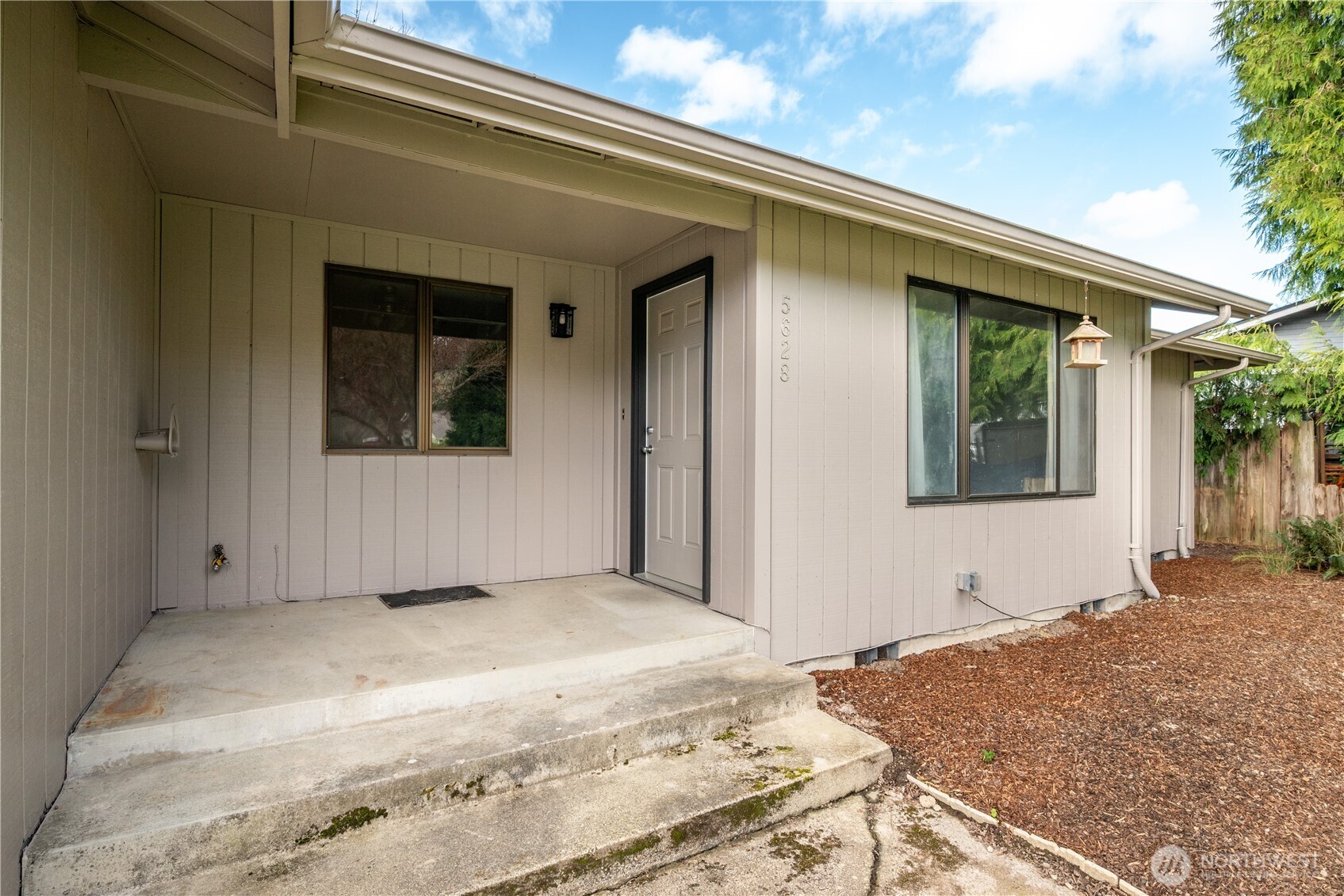 5628 Finch Drive , Longview, WA 98632