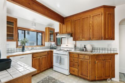 14321 37th Avenue NE, Seattle, WA 98125 - Photo 11