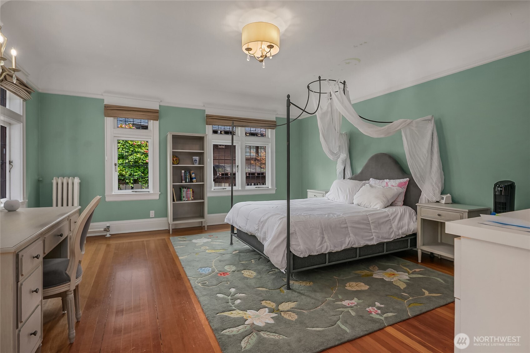 803 E Prospect Street , Seattle, WA 98102-4316