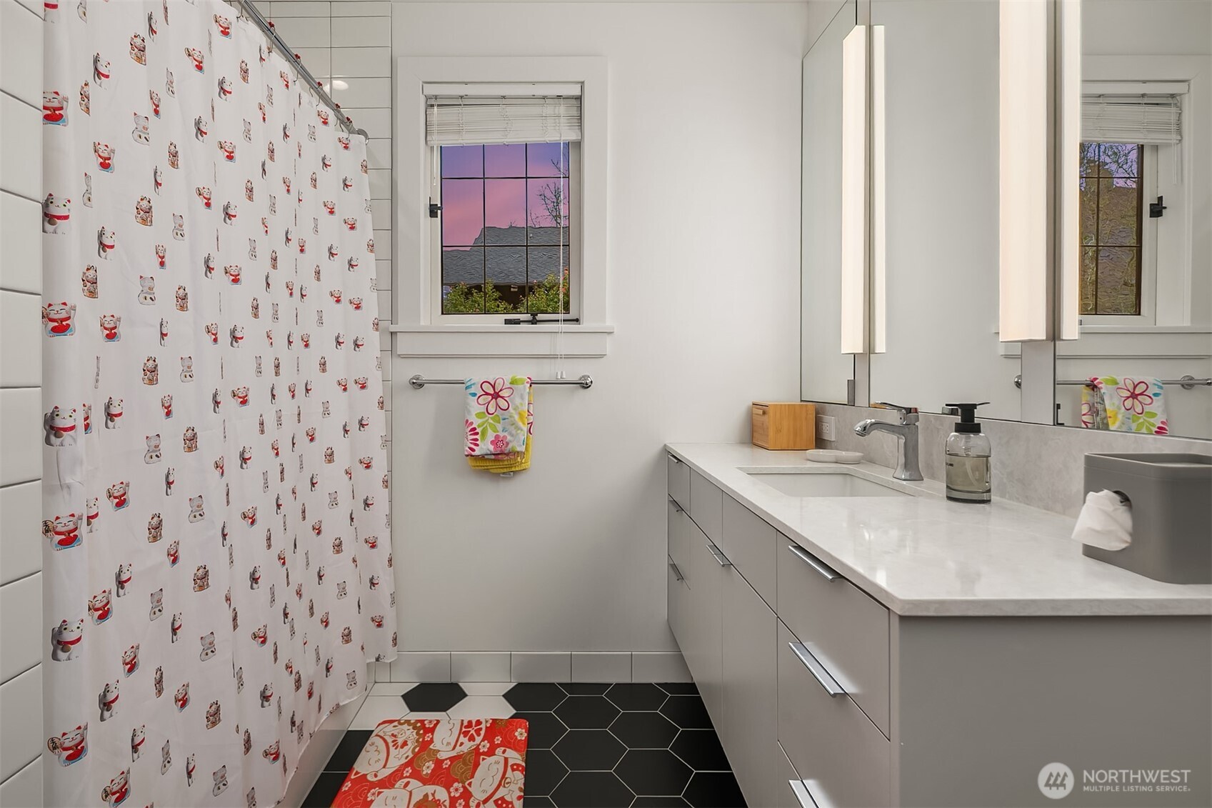 803 E Prospect Street , Seattle, WA 98102-4316