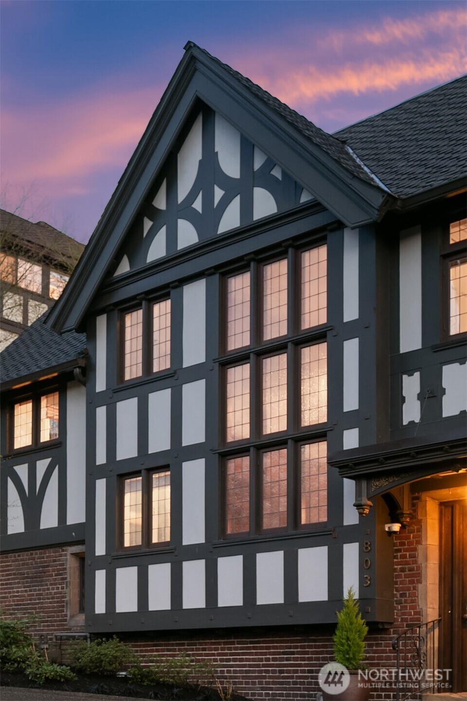 803 E Prospect Street , Seattle, WA 98102-4316