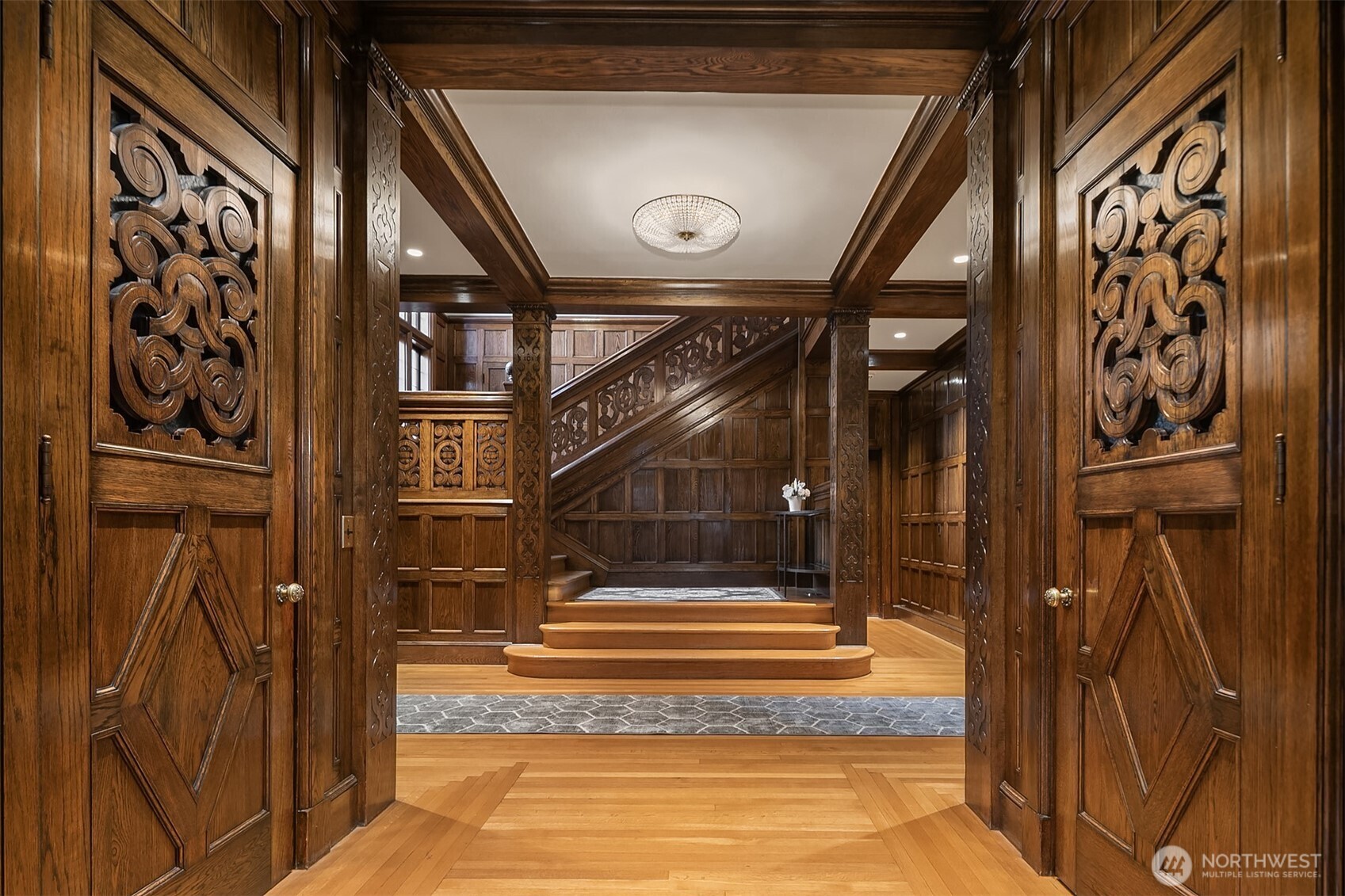 803 E Prospect Street , Seattle, WA 98102-4316