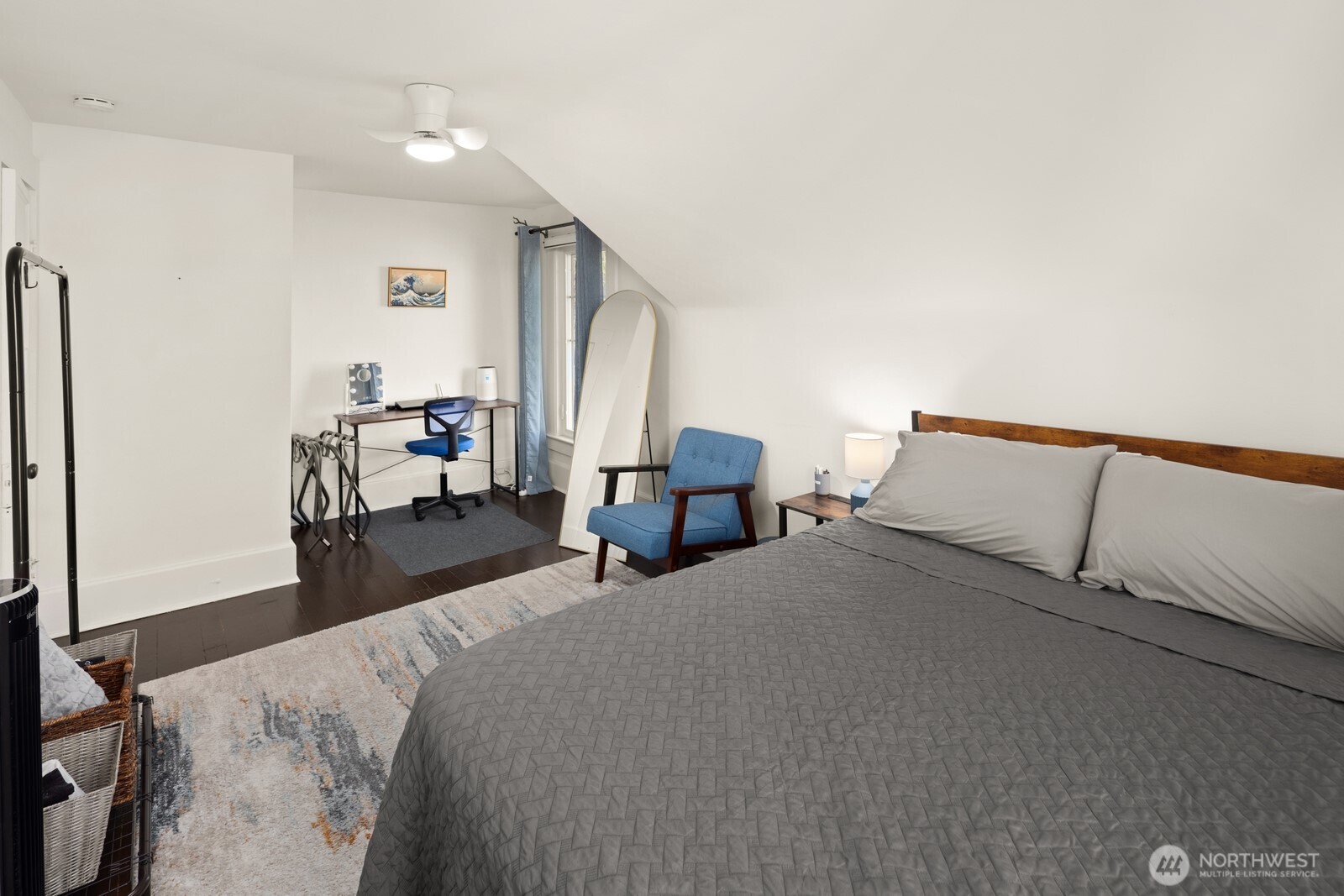 2011 E James Street , Seattle, WA 98122