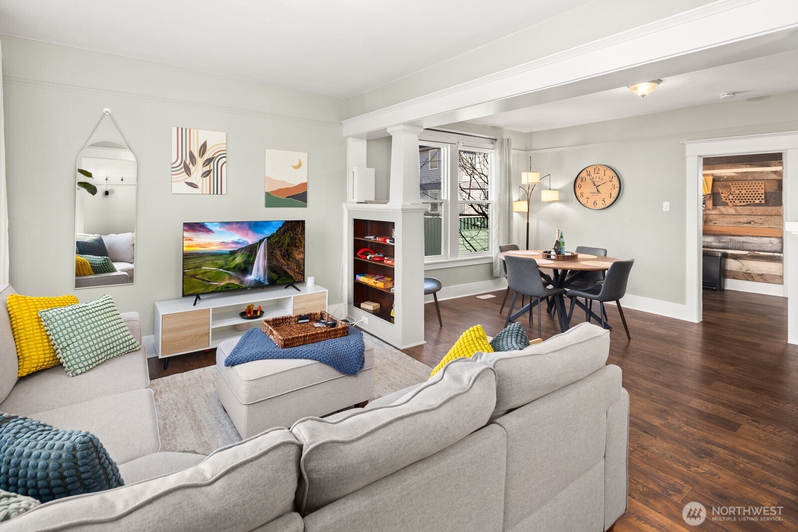 2011 E James Street , Seattle, WA 98122