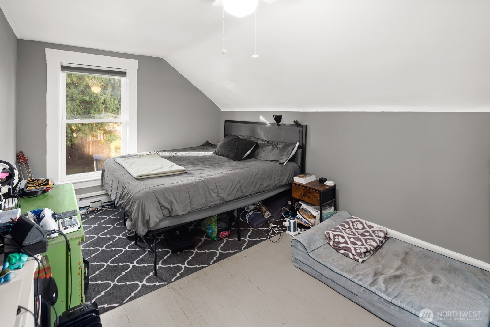 2011 E James Street , Seattle, WA 98122