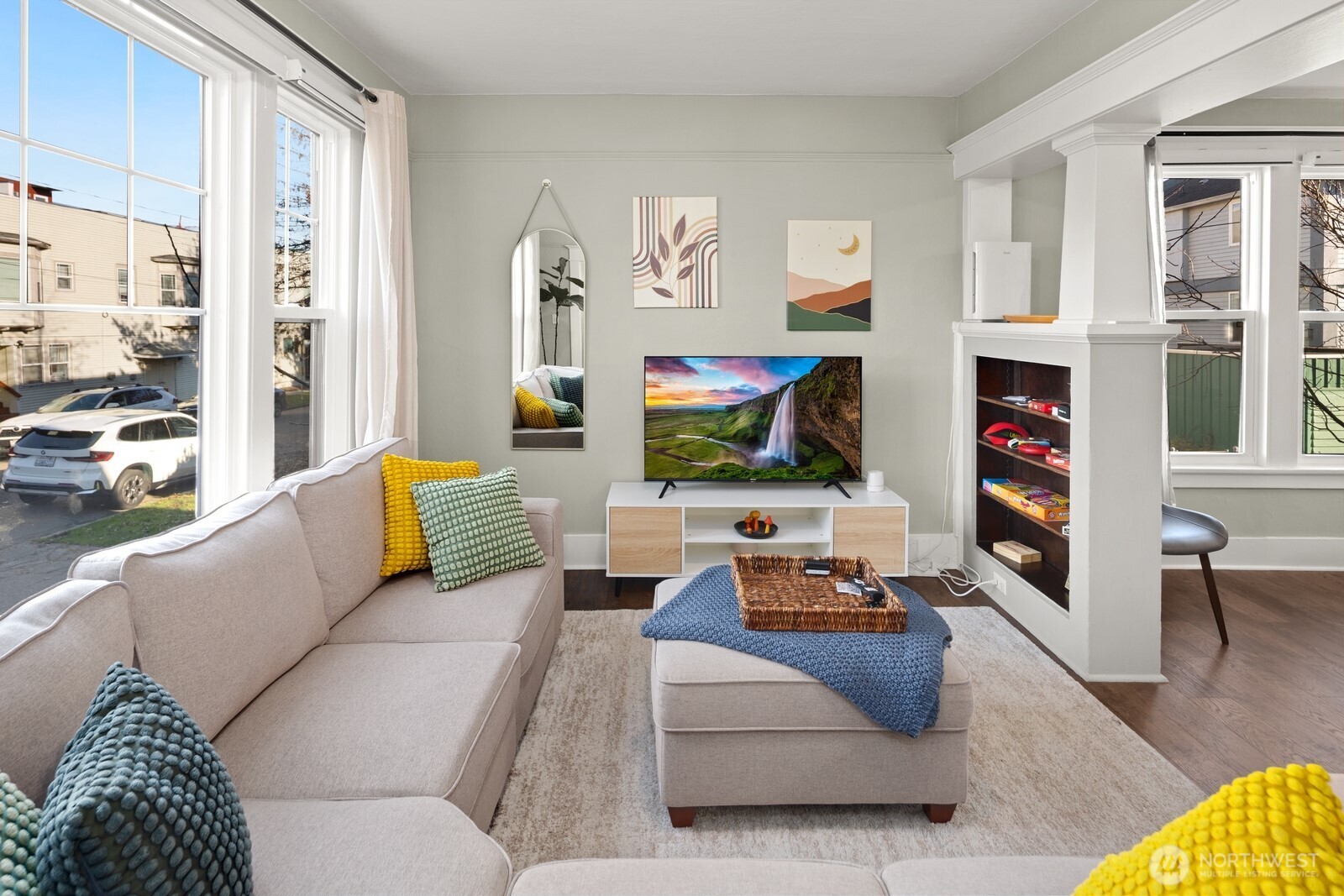 2011 E James Street , Seattle, WA 98122