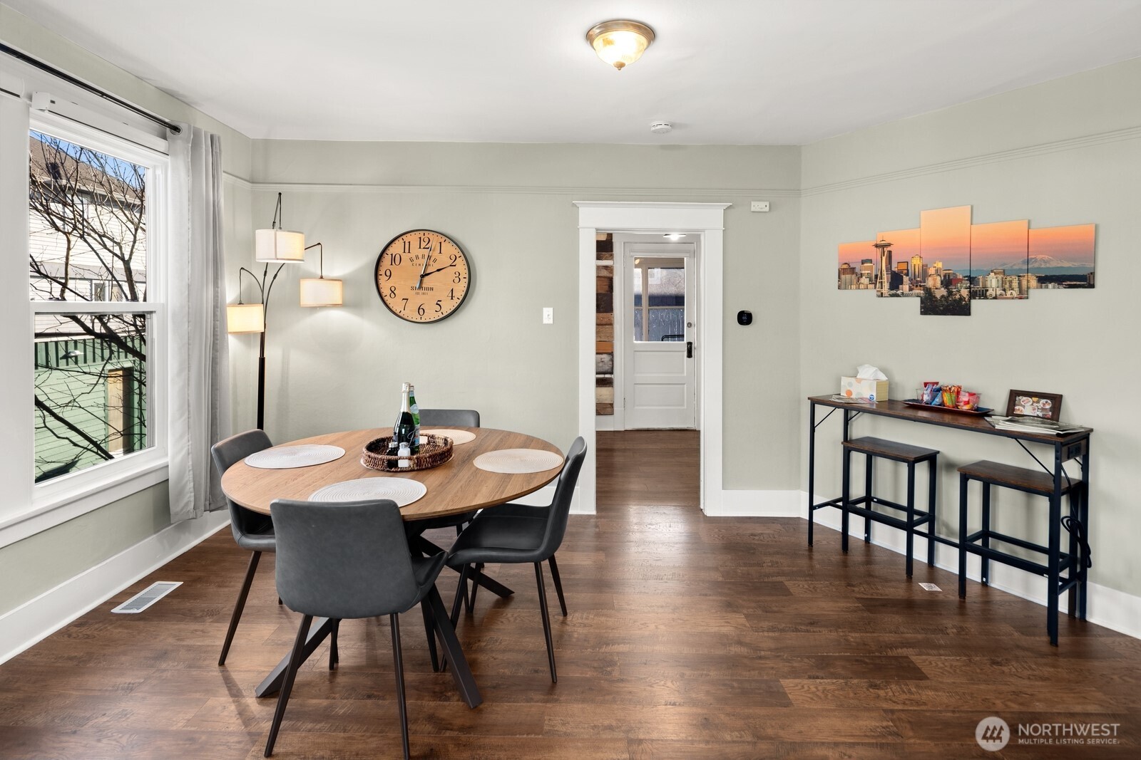 2011 E James Street , Seattle, WA 98122