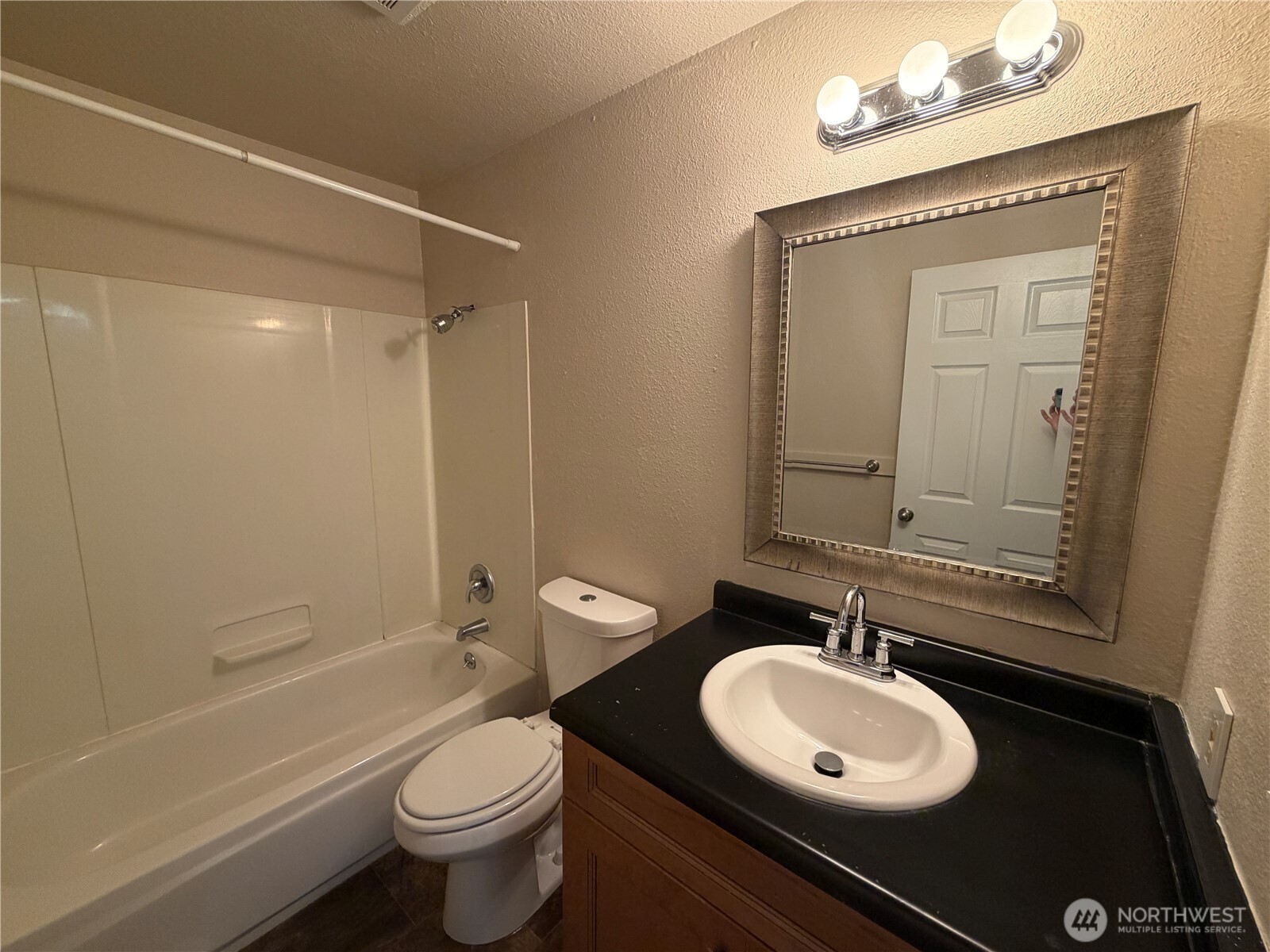 4027 S Warner Street , Tacoma, WA 98409