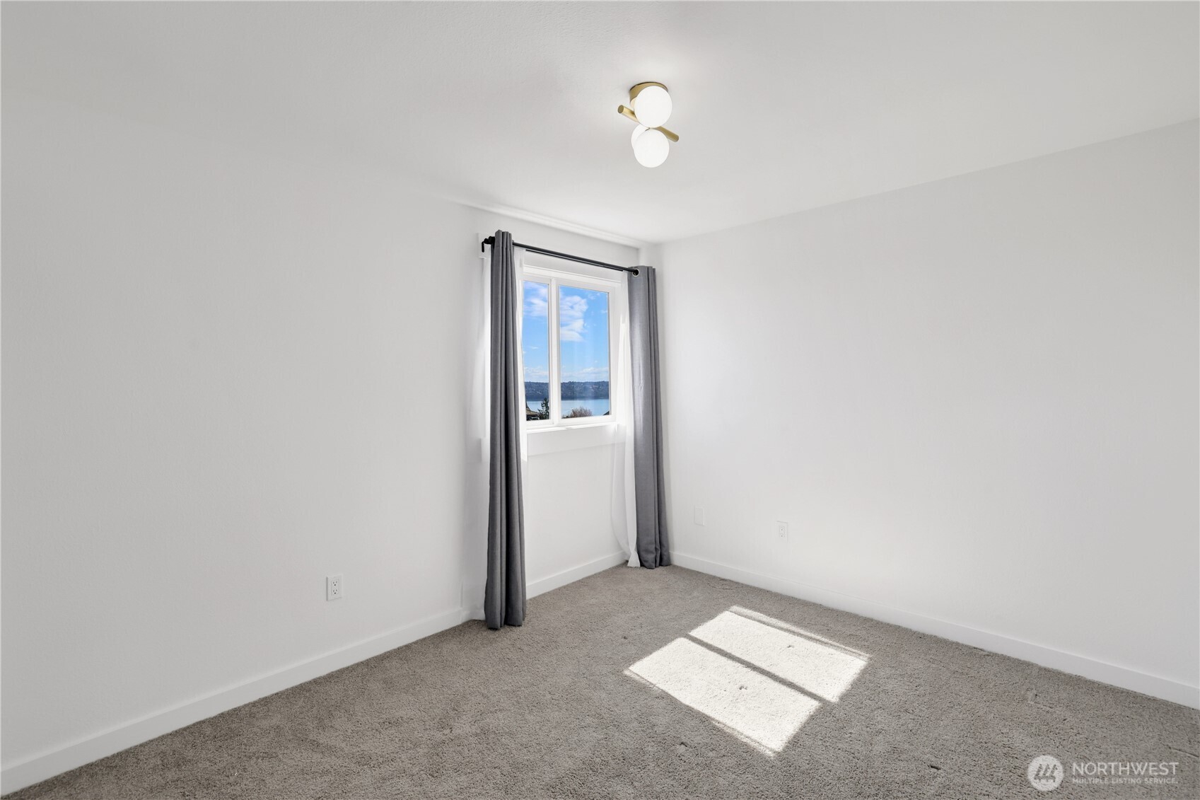 4313 Harbor Ridge Road NE, Tacoma, WA 98422