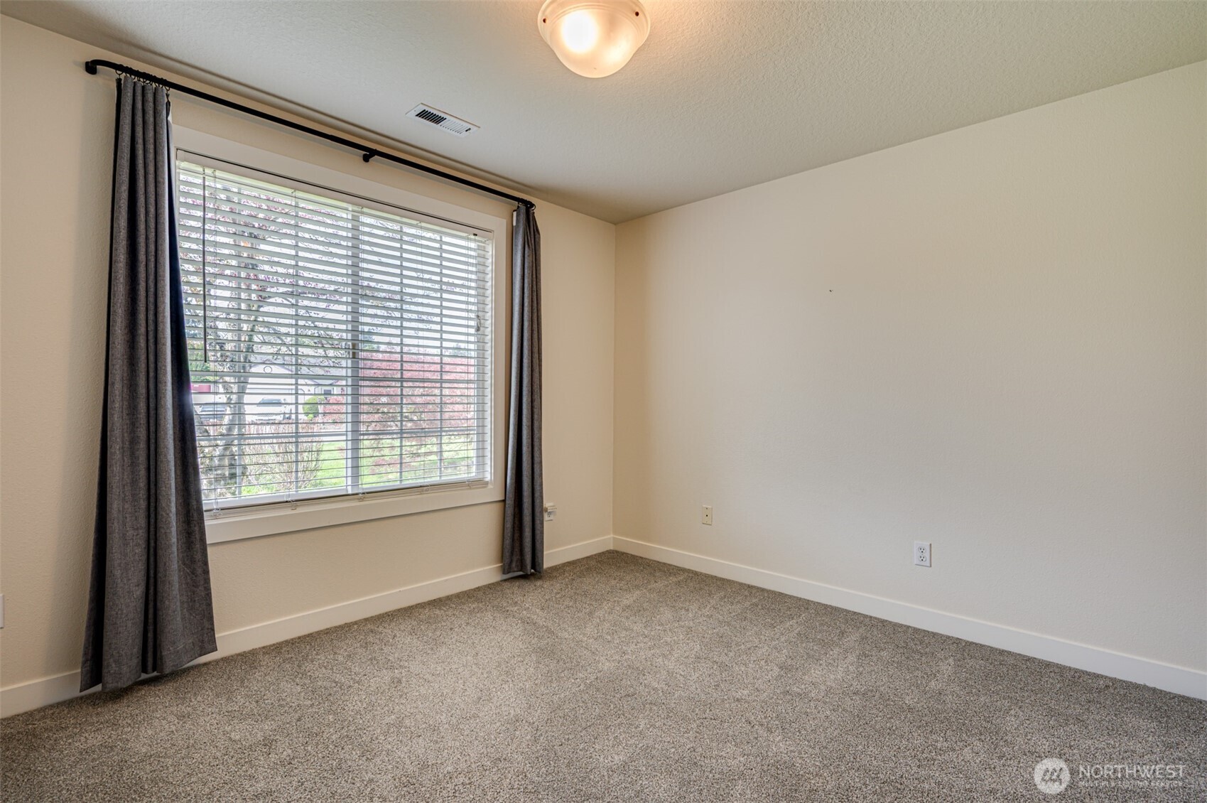 14711 NW 7th Place , Vancouver, WA 98685