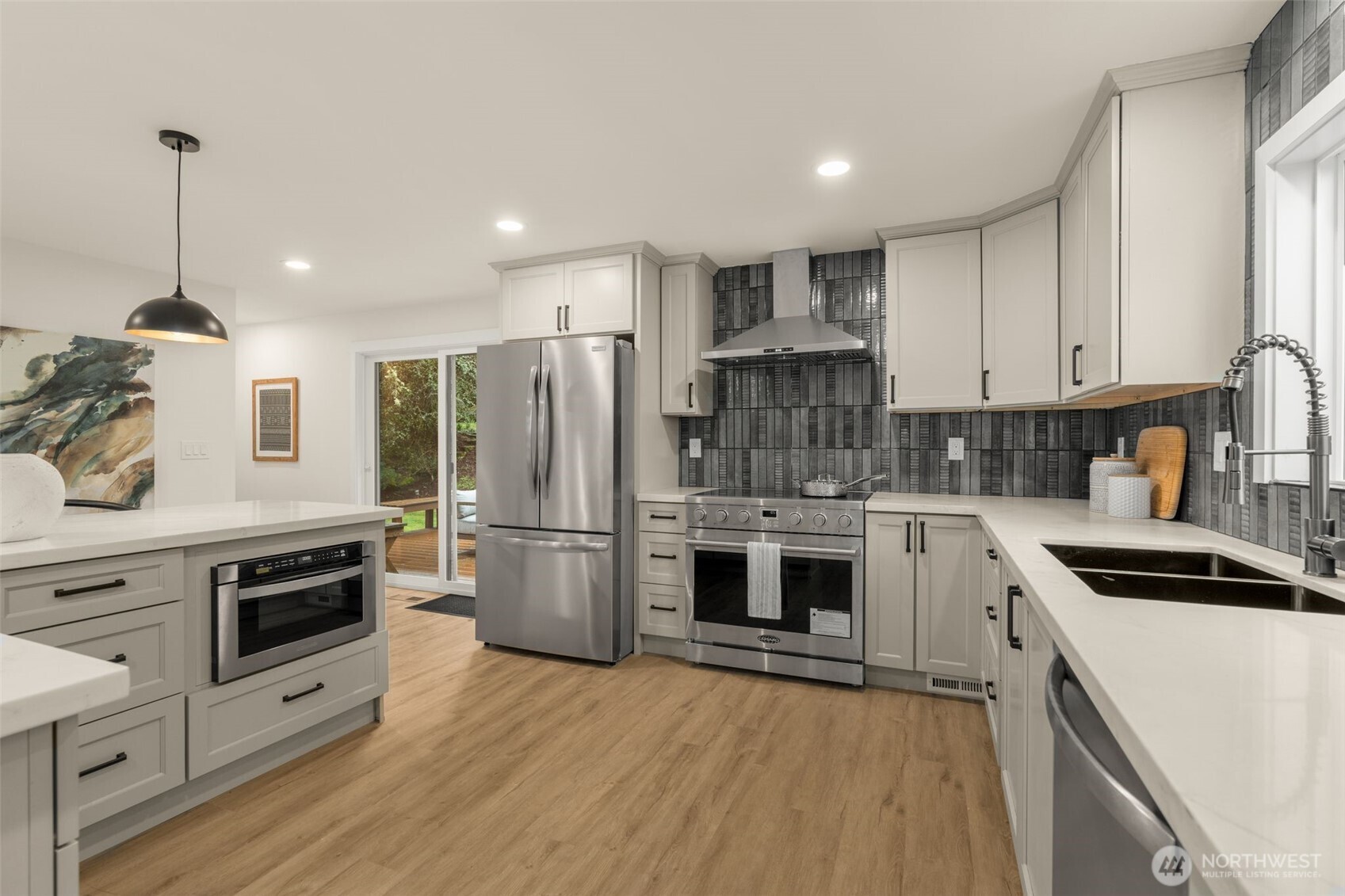 7017 NE 155th Place , Kenmore, WA 98028