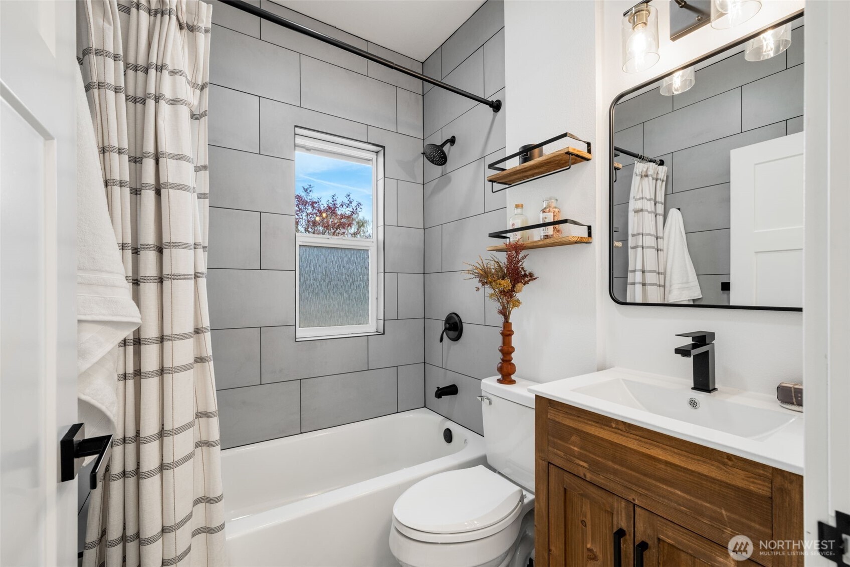 328 26th Avenue , Seattle, WA 98122