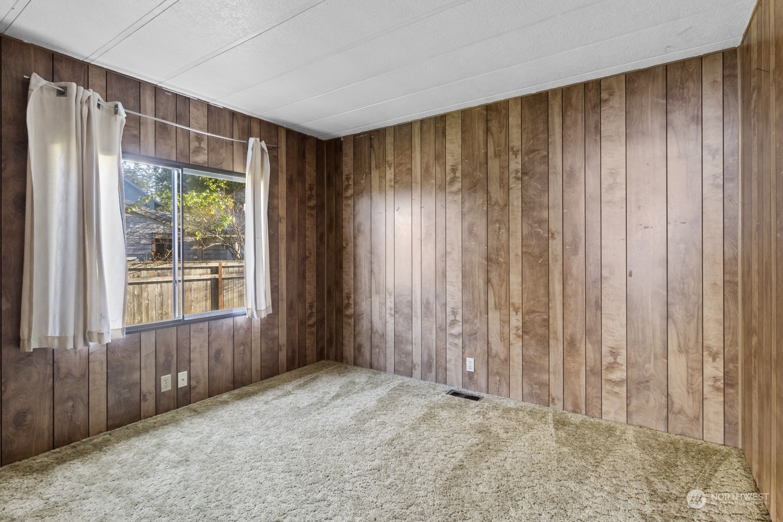 8552 NE Gordon Drive , Bainbridge Island, WA 98110
