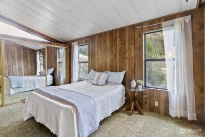8552 NE Gordon Drive , Bainbridge Island, WA 98110 - Photo 19