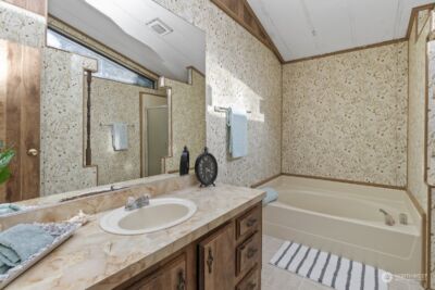 8552 NE Gordon Drive , Bainbridge Island, WA 98110 - Photo 24