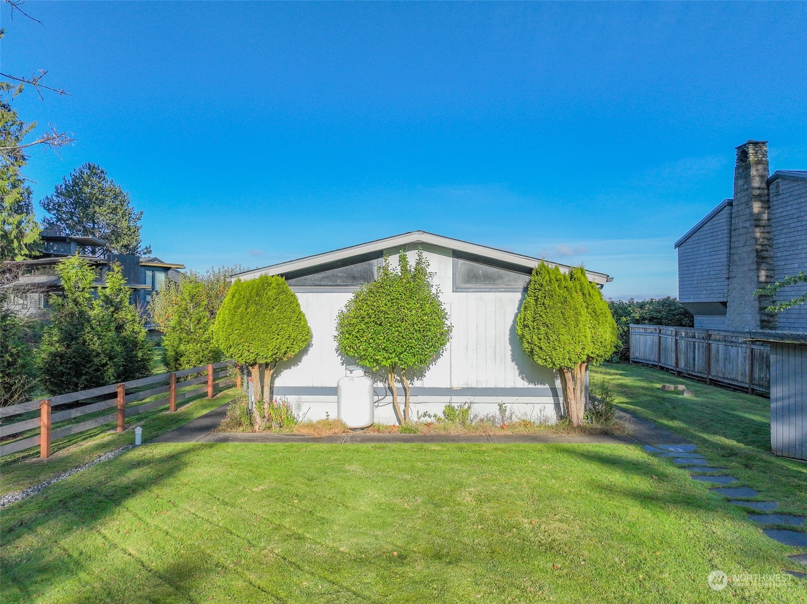 8552 NE Gordon Drive , Bainbridge Island, WA 98110
