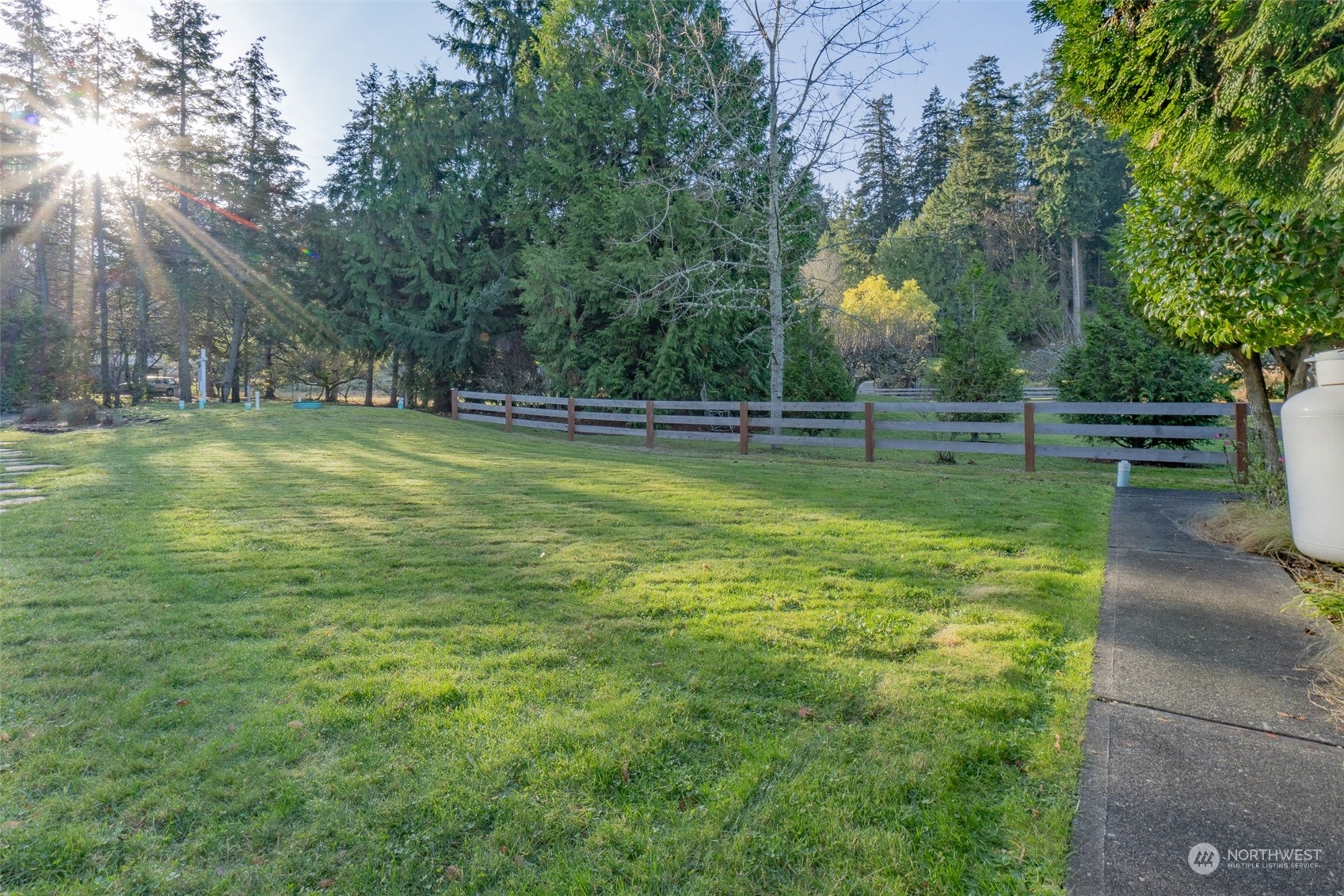 8552 NE Gordon Drive , Bainbridge Island, WA 98110