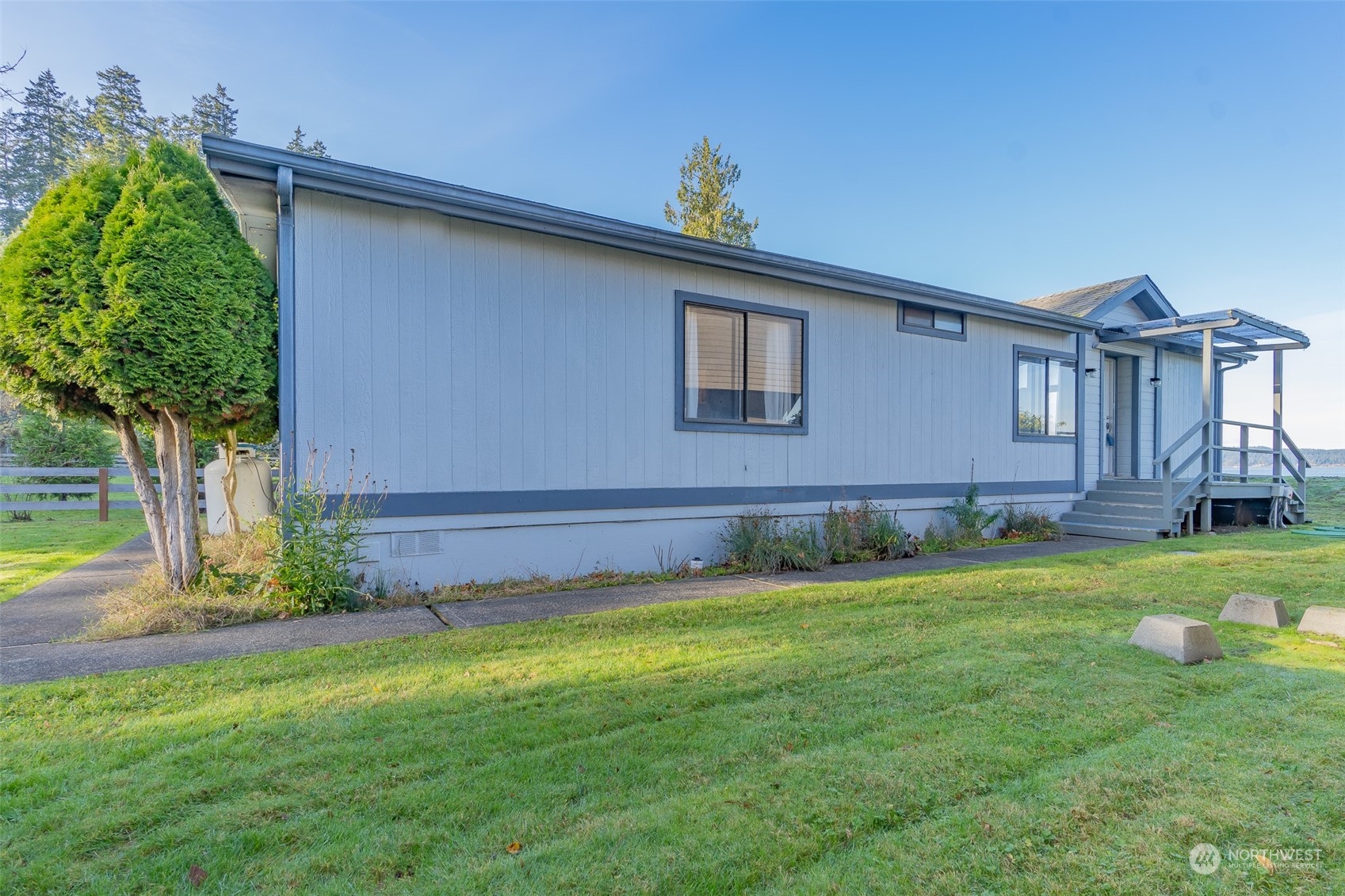 8552 NE Gordon Drive , Bainbridge Island, WA 98110
