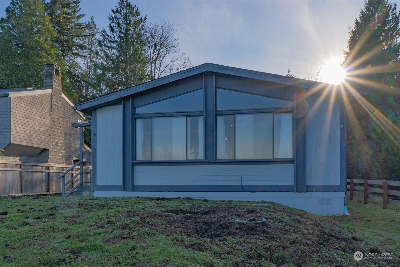 8552 NE Gordon Drive , Bainbridge Island, WA 98110