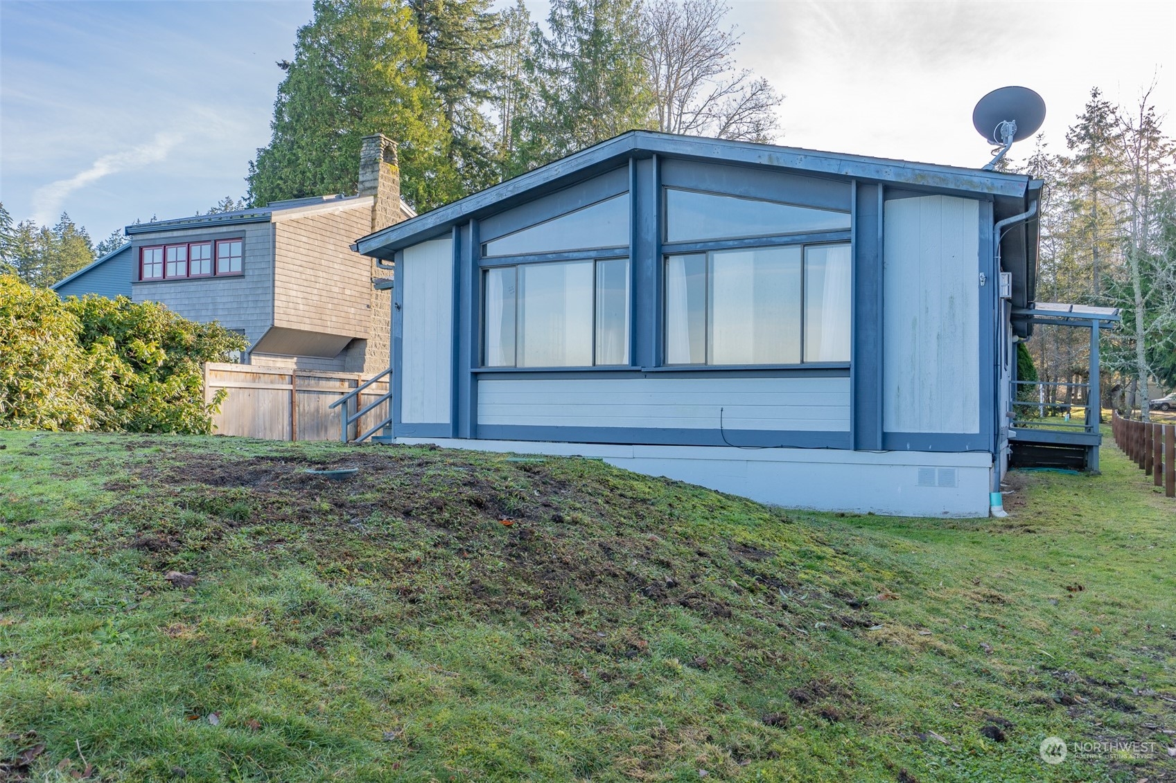 8552 NE Gordon Drive , Bainbridge Island, WA 98110