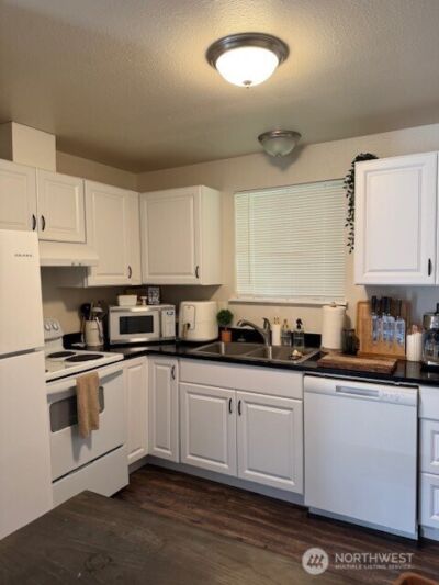 315 W Woodworth Street , Sedro Woolley, WA 98284 - Photo 2