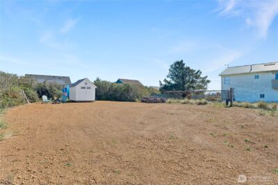 427 N Portal Loop SW, Ocean Shores, WA 98569