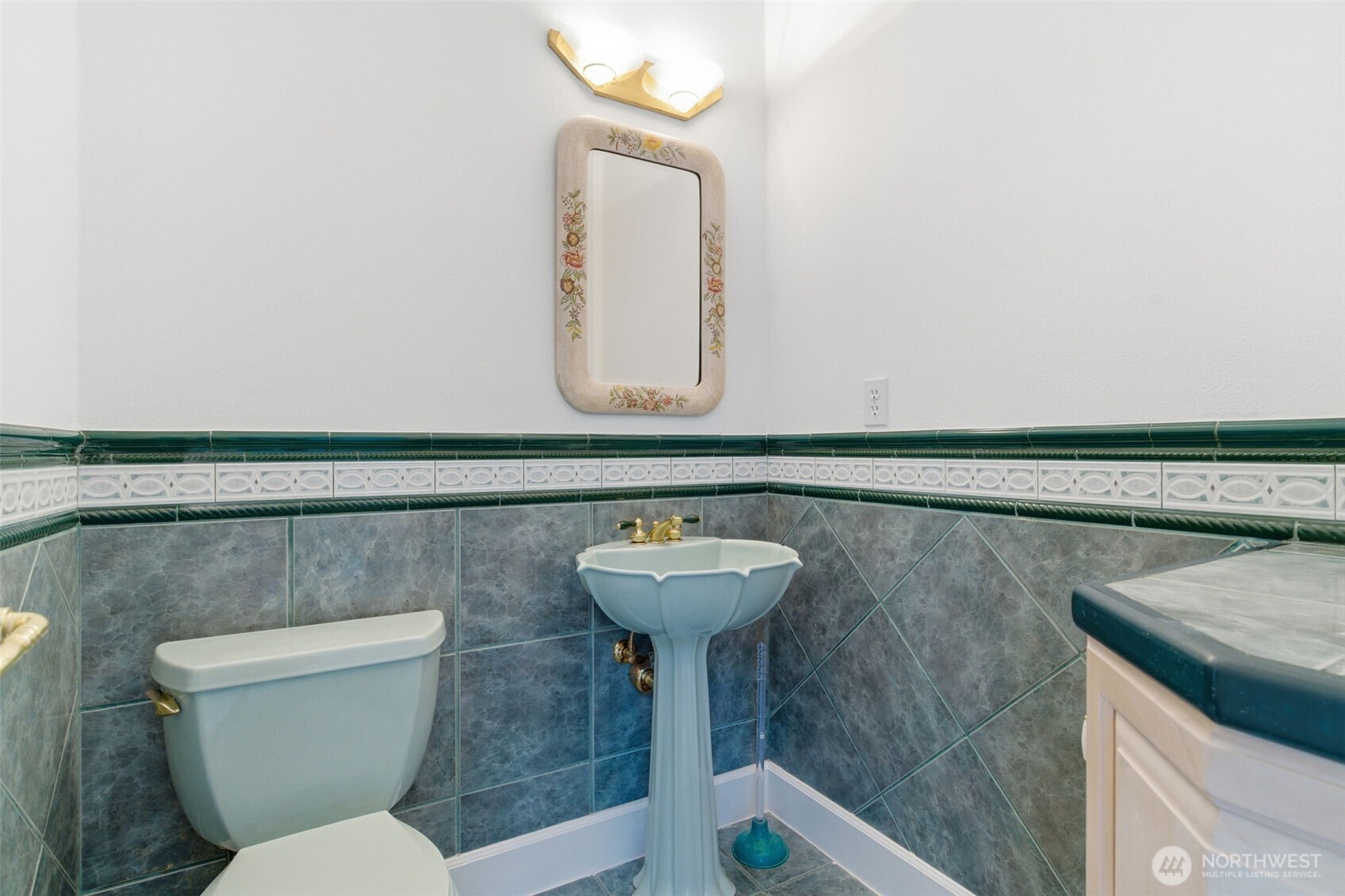 457 E Victor Road , Belfair, WA 98528