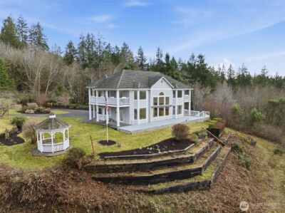 457 E Victor Road , Belfair, WA 98528
