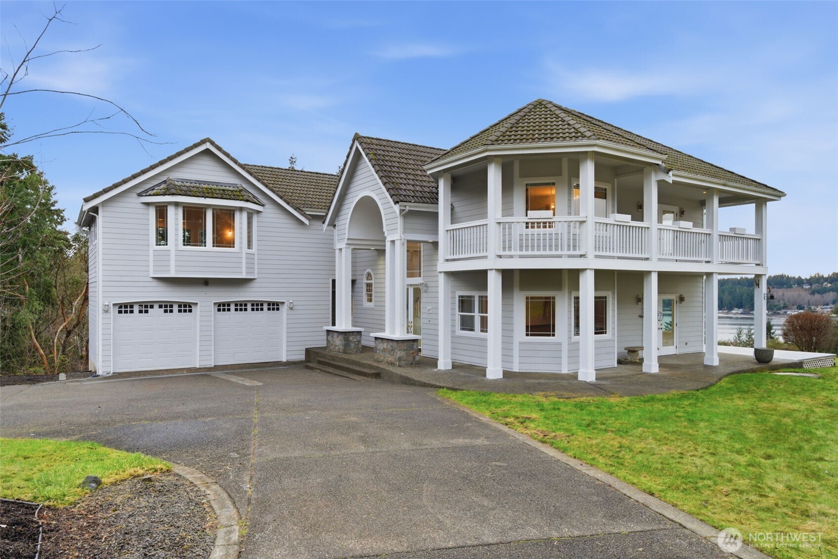 457 E Victor Road , Belfair, WA 98528