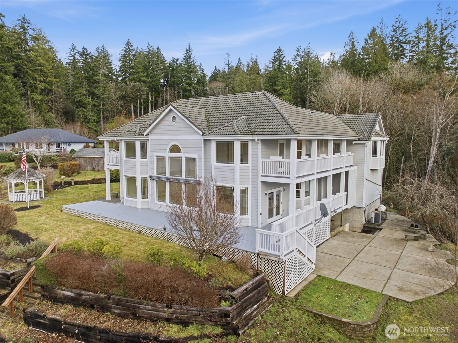 457 E Victor Road , Belfair, WA 98528