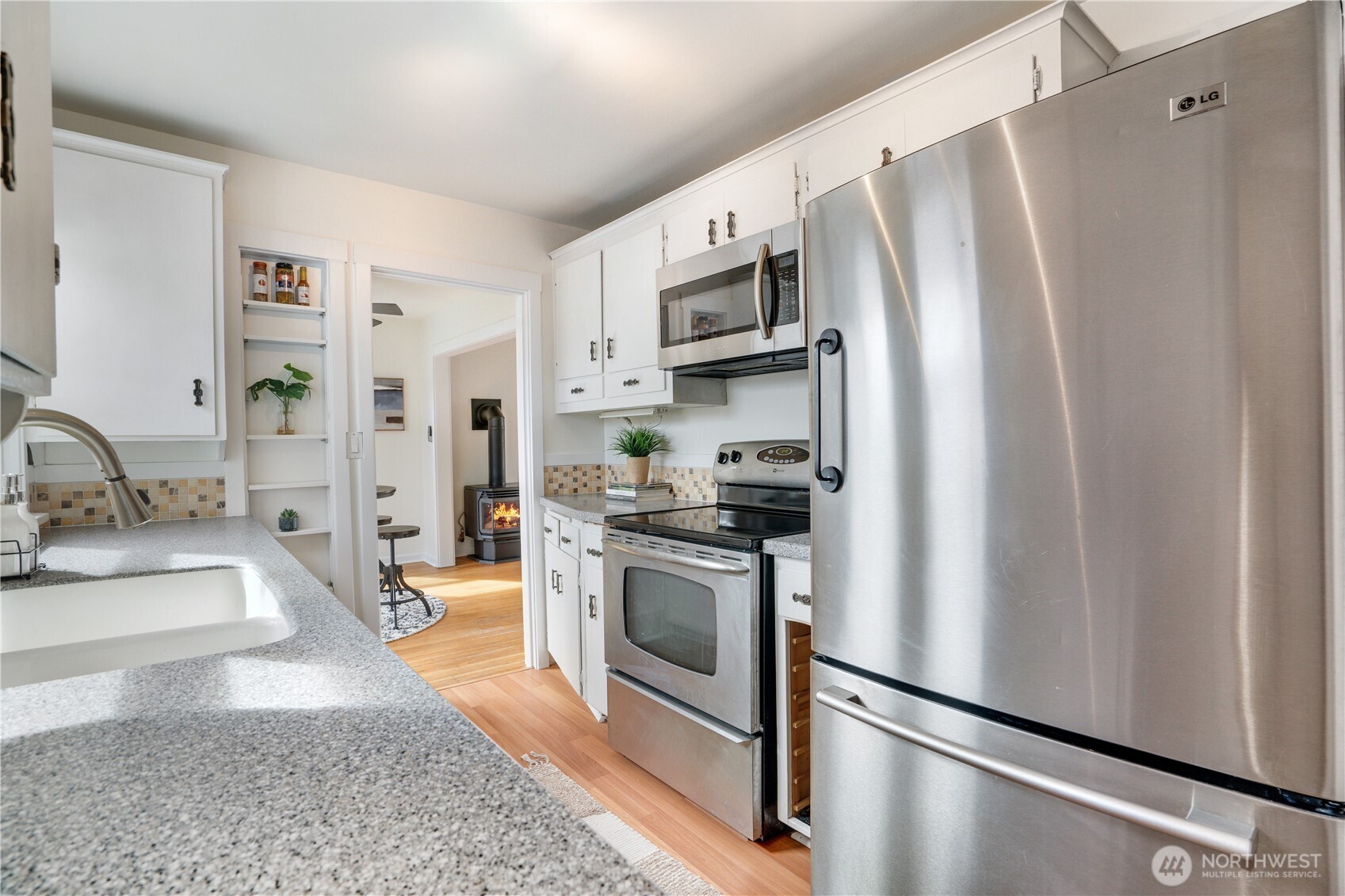 613 S Lawrence Street , Tacoma, WA 98405