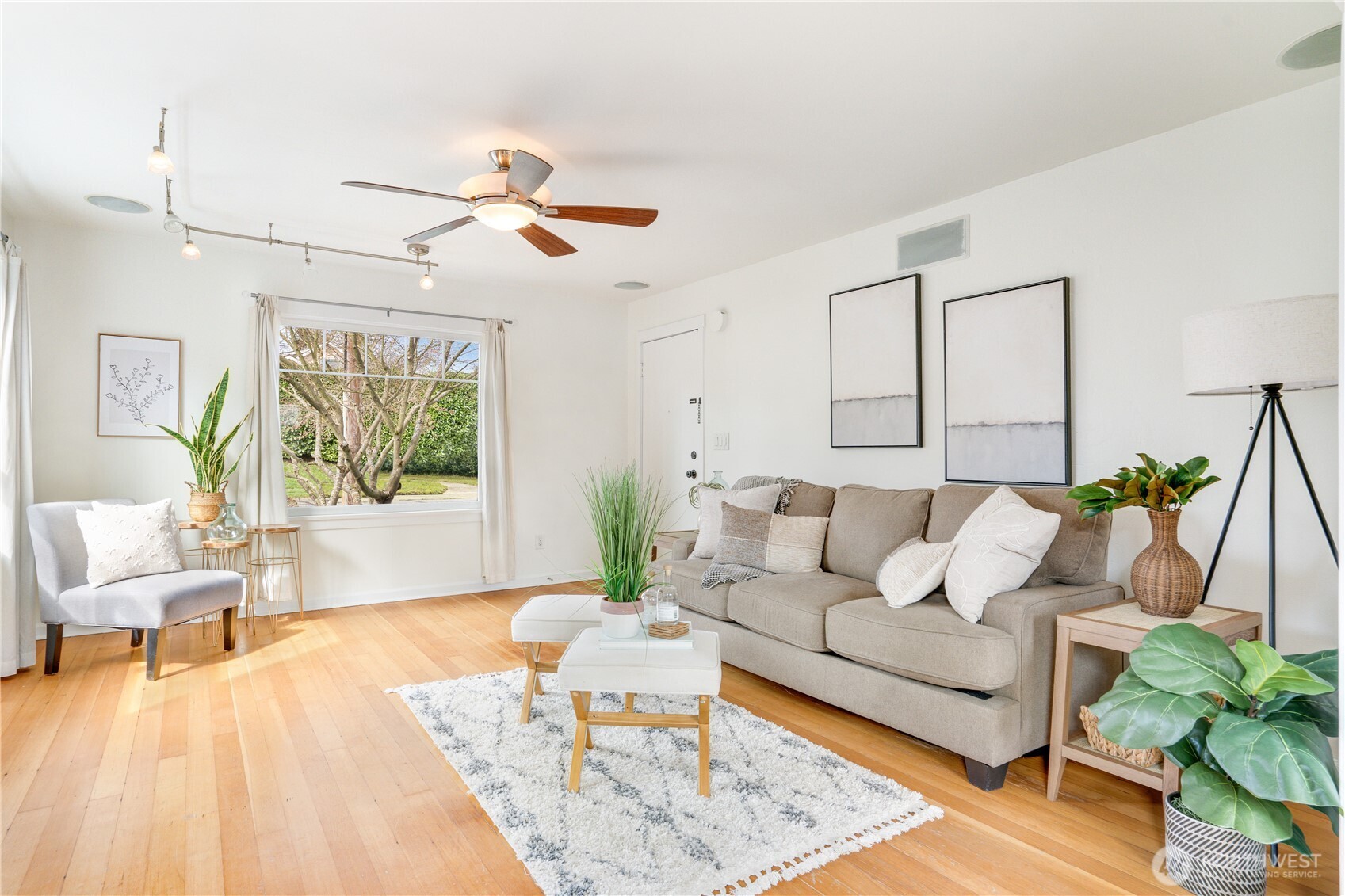 613 S Lawrence Street , Tacoma, WA 98405