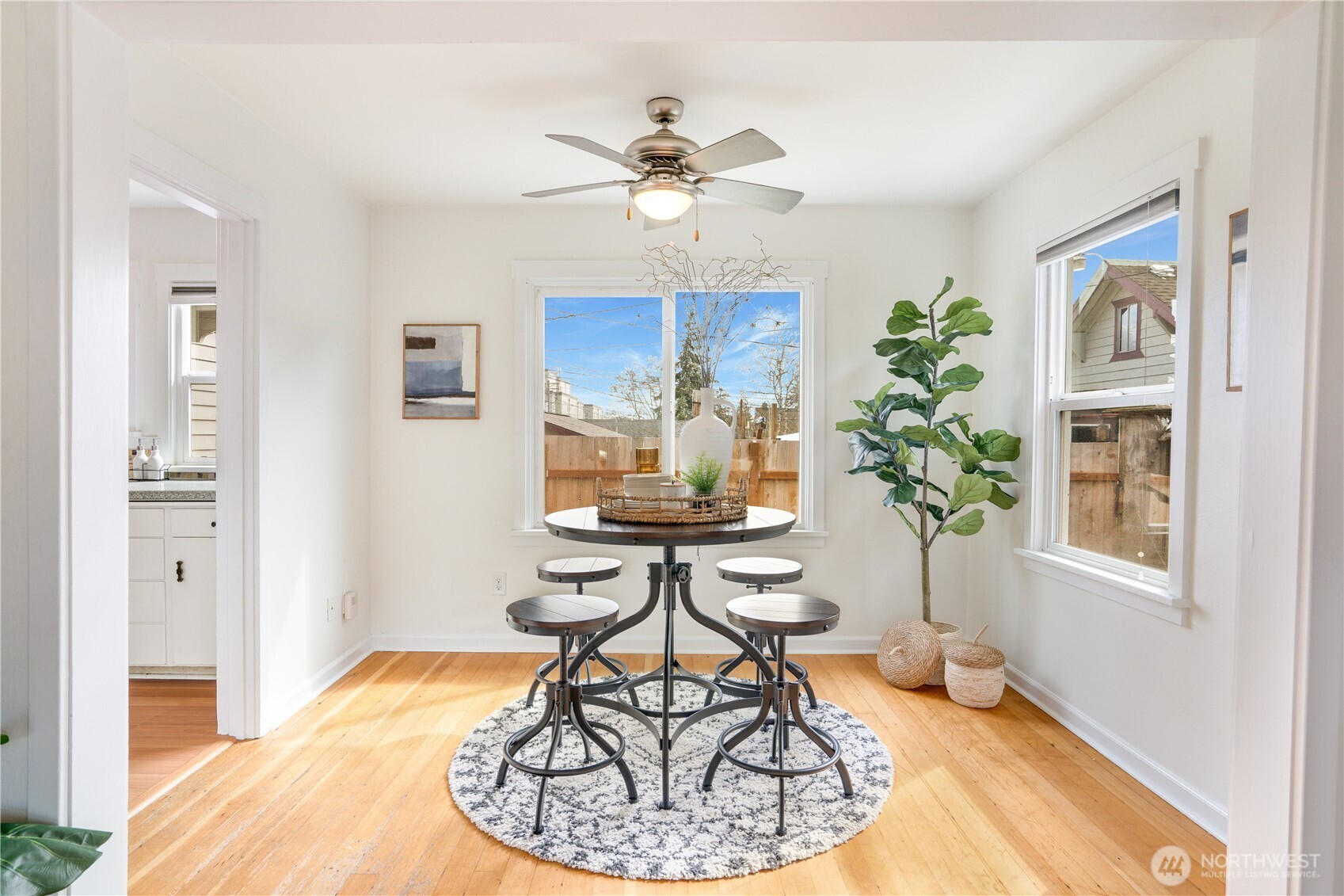 613 S Lawrence Street , Tacoma, WA 98405