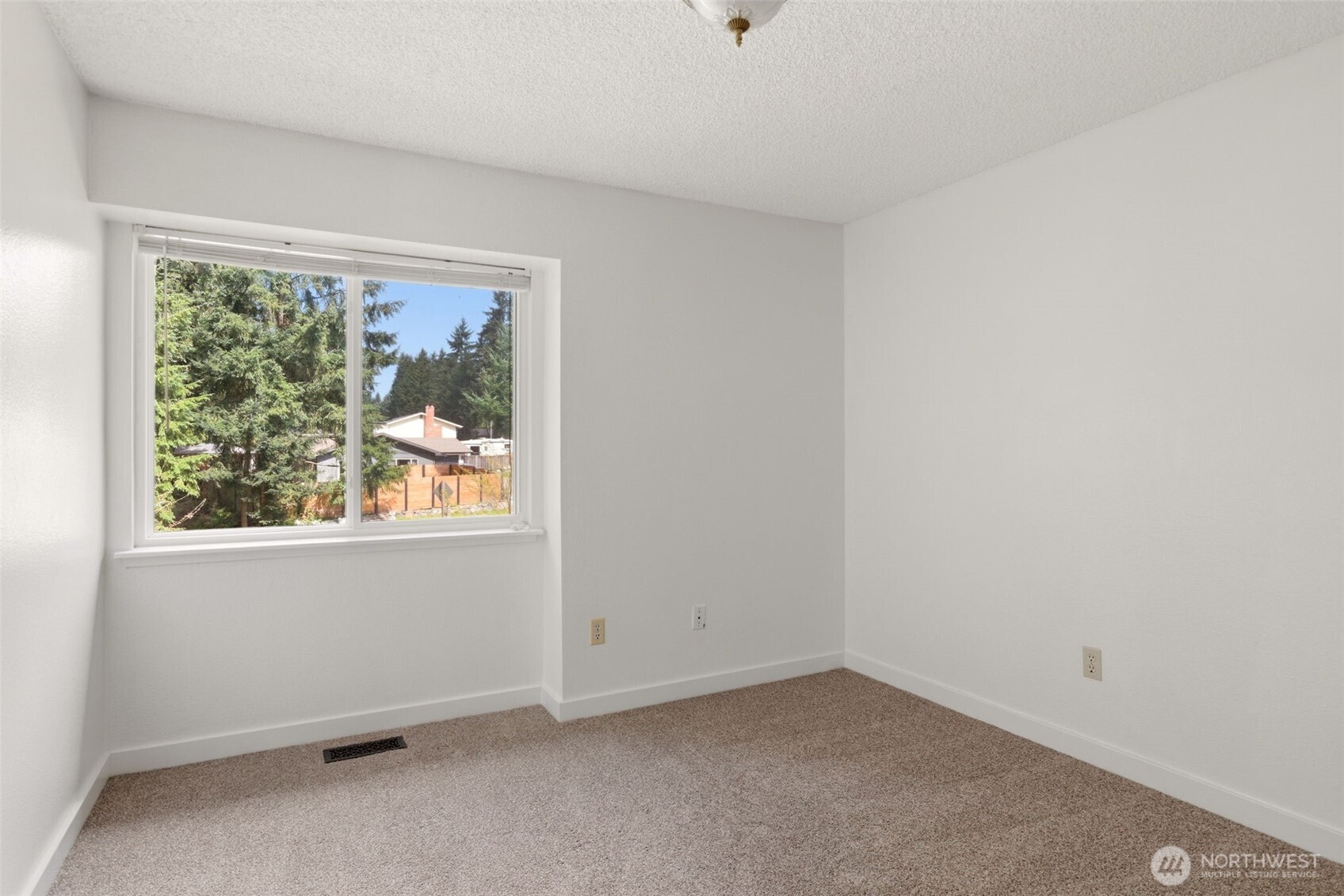 19002 63rd Street E, Lake Tapps, WA 98391