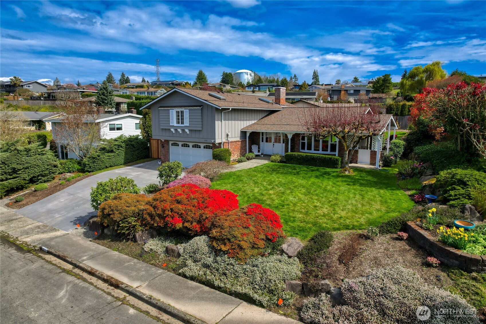 2008 121st Avenue SE, Bellevue, WA 98005