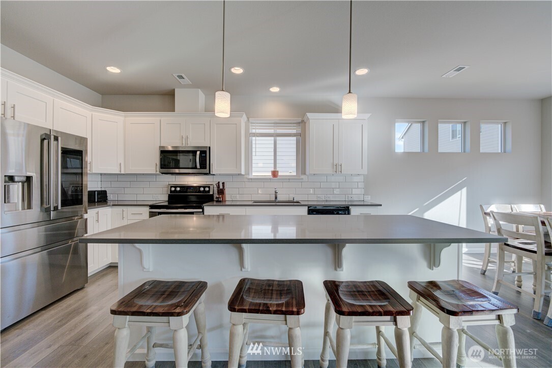 2422 200 Street Ct E, Spanaway, WA 98387