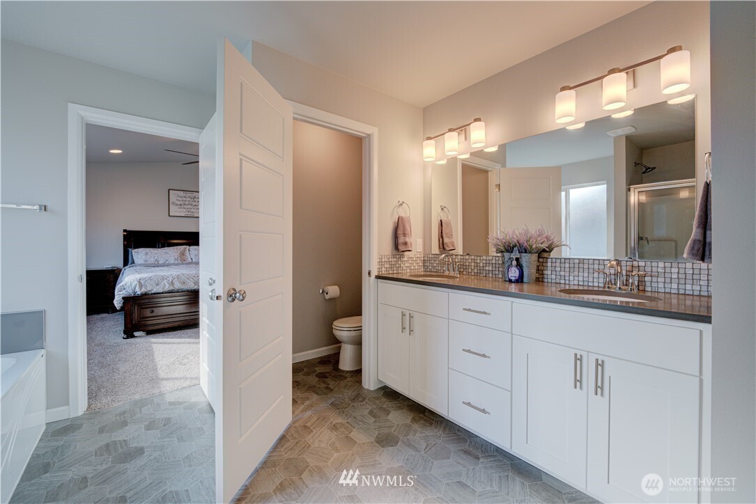 2422 200 Street Ct E, Spanaway, WA 98387