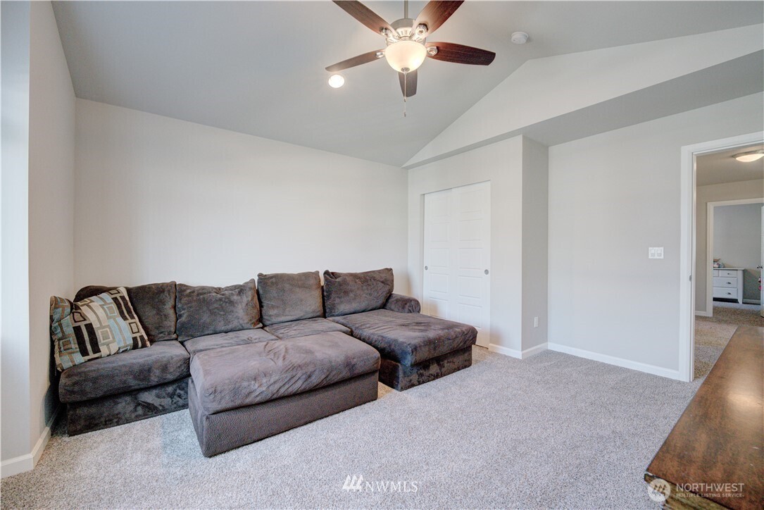 2422 200 Street Ct E, Spanaway, WA 98387