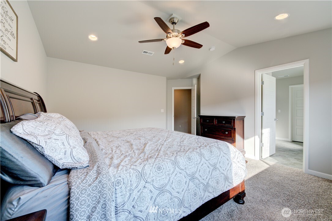 2422 200 Street Ct E, Spanaway, WA 98387