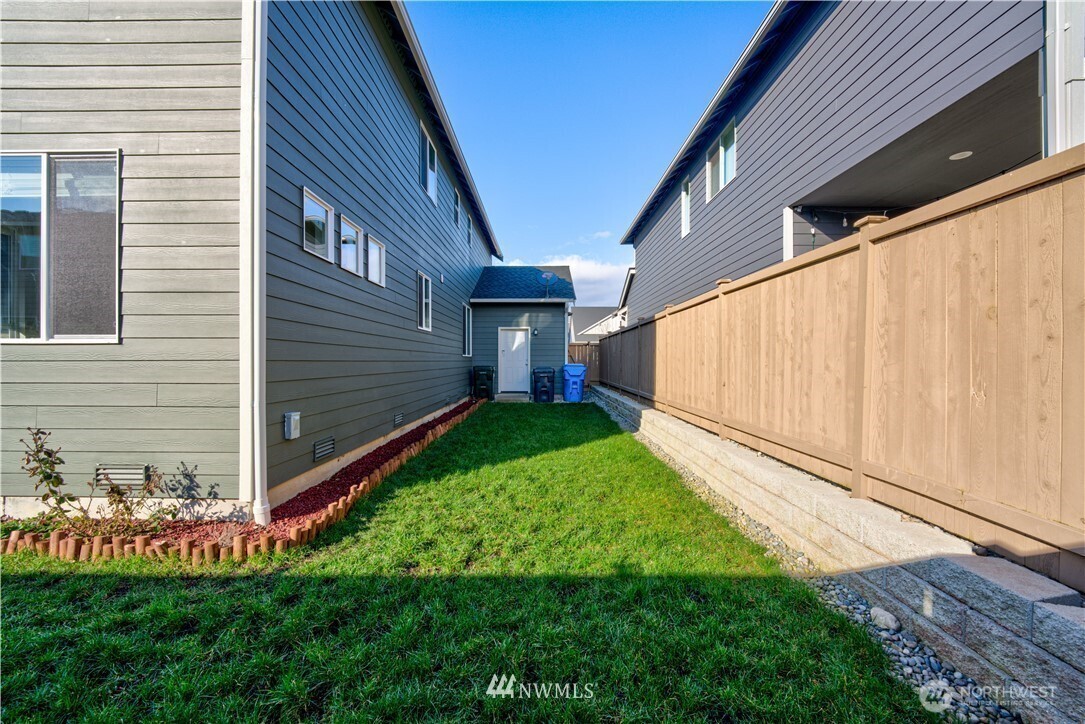 2422 200 Street Ct E, Spanaway, WA 98387