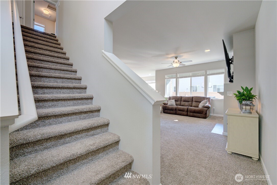 2422 200 Street Ct E, Spanaway, WA 98387