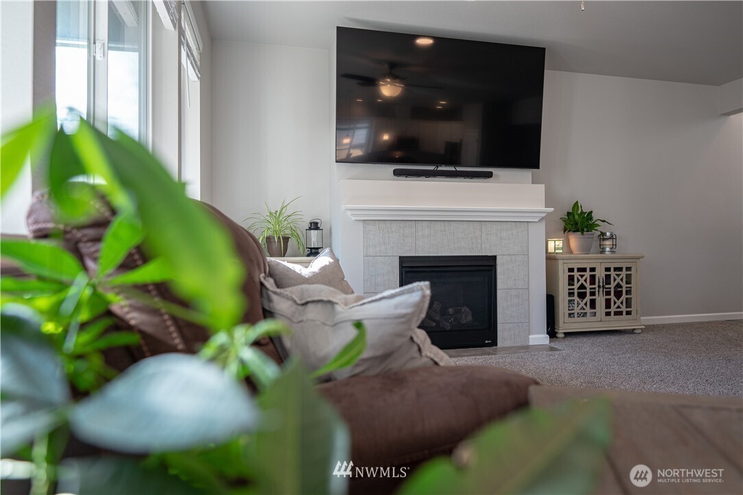 2422 200 Street Ct E, Spanaway, WA 98387