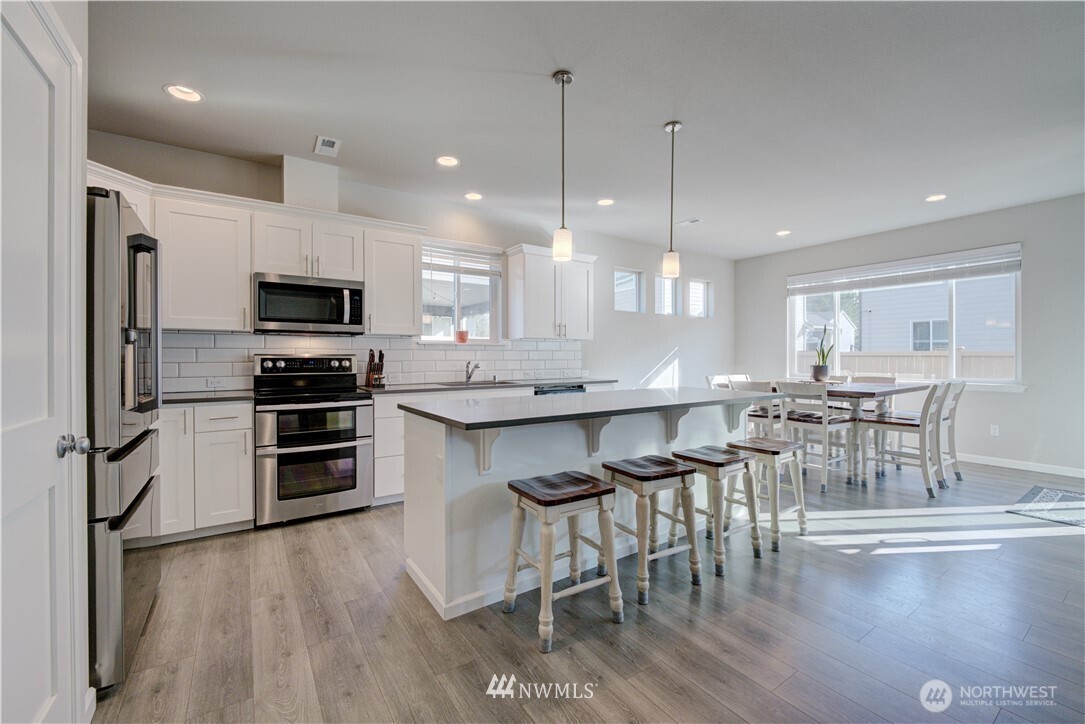 2422 200 Street Ct E, Spanaway, WA 98387